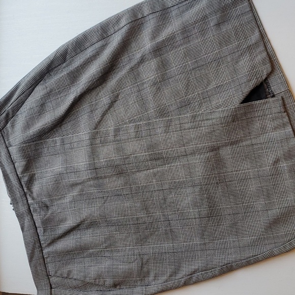 Banana Republic Black and White Micrk Check Plaid Faux Wrap Pencil Skirt 8 - Picture 1 of 9